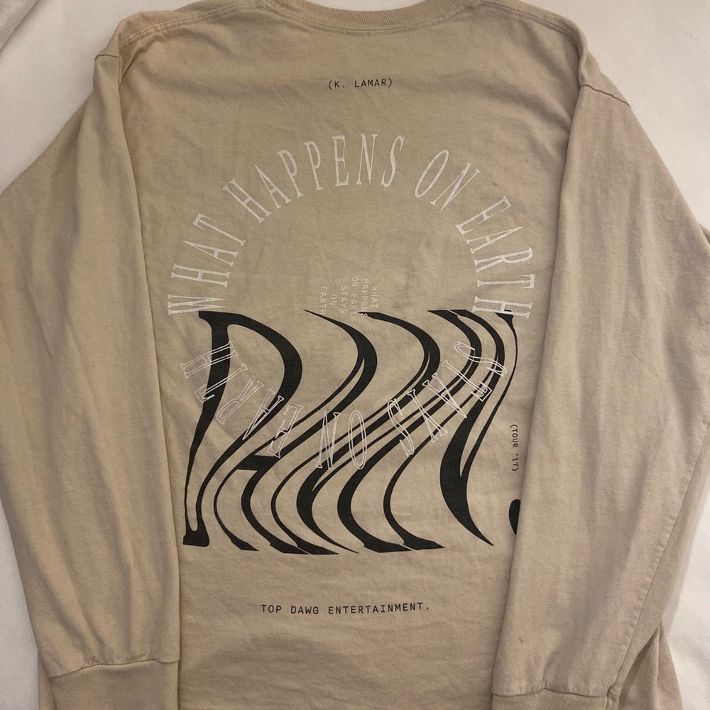 KENDRICK LAMAR 2017 “DAMN” TOUR BEIGE LONG SLEEVE 🌟